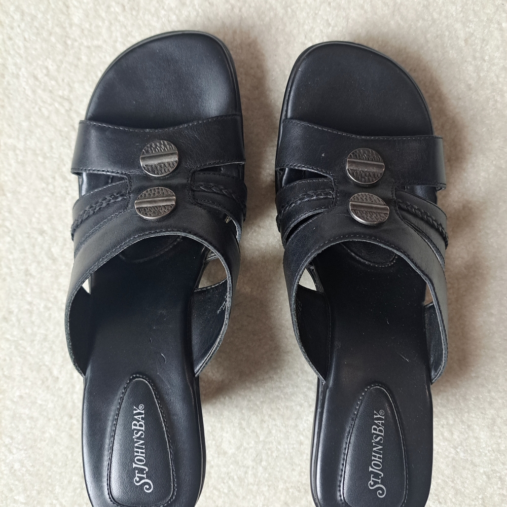 St. John's Bay Women's Black Sandals with Silver Accents - Picture 2 of 4